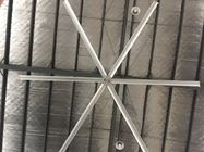 A bassa velocità in grande quantità dei ventilatori da soffitto industriali giganti di stile con le pale della lega di alluminio